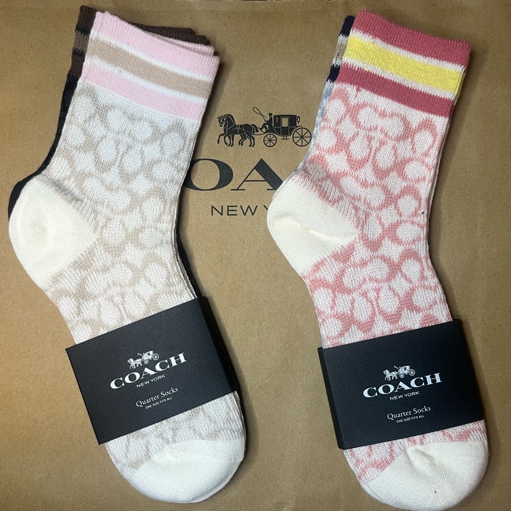 Coach Outlet Signature Quarter Length Socks